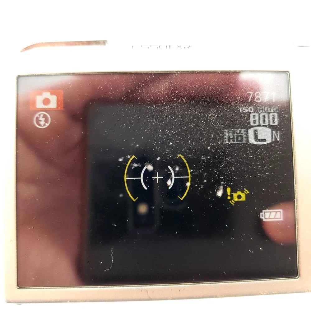 Fujifilm FinePix F550EXR 16MP Digital Camera No Charger Tested Works ***READ***